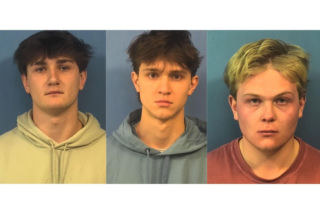 Nastoletni Polak wśród trzech oskarżonych o napaść seksualną na koleżankę