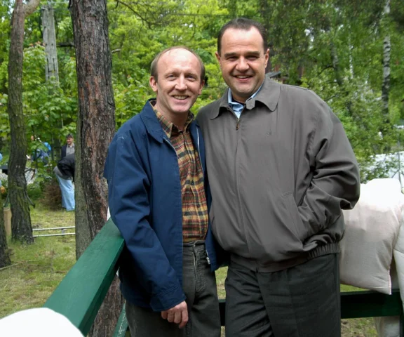 Karol Krawczyk czy Tadeusz Norek? Dopasuj w quizie cytat do jednego z bohaterów serialu Miodowe Lata