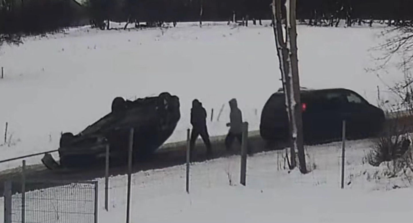 Holował auto...na dachu. Akcja pijanego kierowcy pod Lwówkiem Śląskim