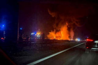 Łódzkie. Pożar samochodu ciężarowego na A2 [ZDJĘCIA].