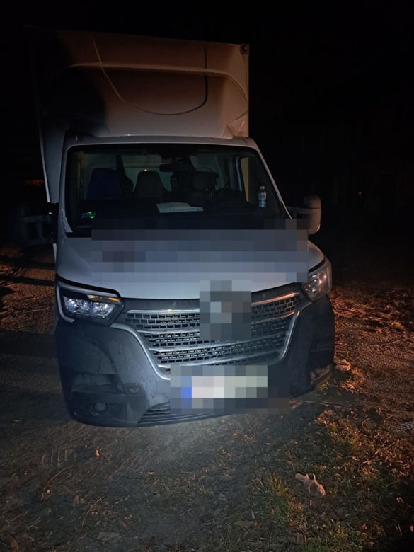 Zwiewał kilkadziesiąt kilometrów przed policją! Złapali go w krzakach pod Dworcem Zachodnim 