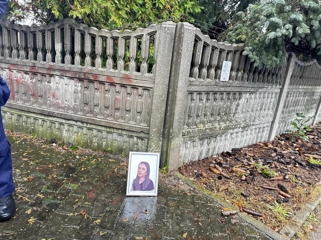 Mama cierpi po stracie Mai. Codziennie odwiedza miejsce znalezienia zwłok. Co powiedziałaby mordercy córki?