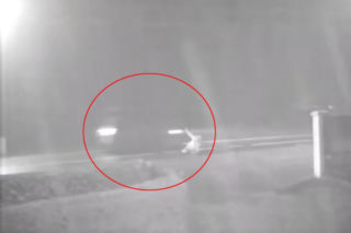 Dramat pod Krakowem. Seniorka czołgała się po jezdni, minęło ją kilkanaście samochodów