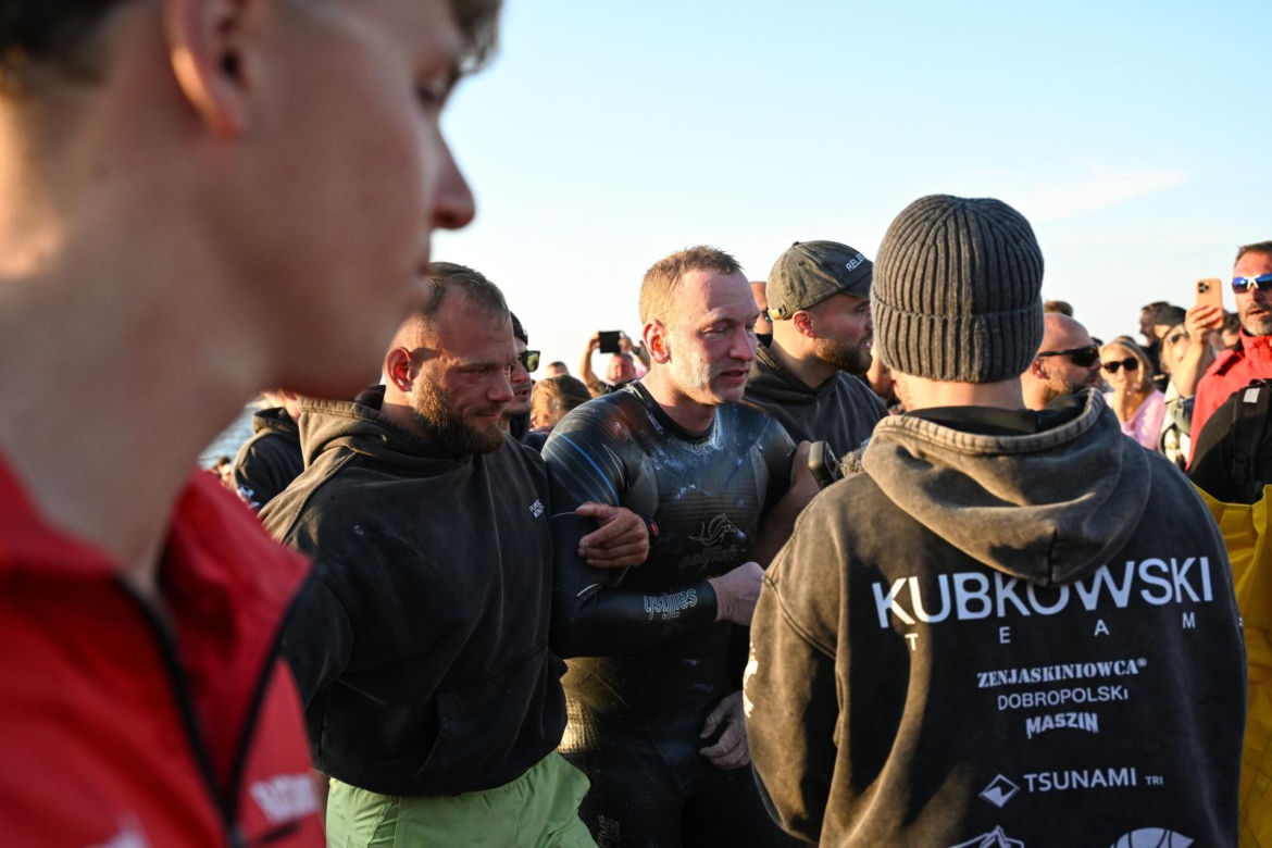 Zrobił to! Bartłomiej Kubkowski przepłynął Bałtyk i przeszedł do historii