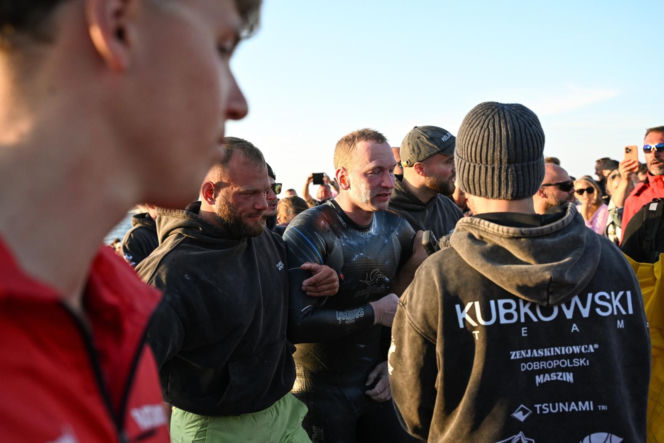 Zrobił to! Bartłomiej Kubkowski przepłynął Bałtyk i przeszedł do historii