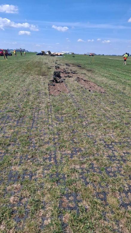 Incydent podczas treningów przed pokazami Antidotum Airshow w Lesznie. Samolot wylądował bez podwozia