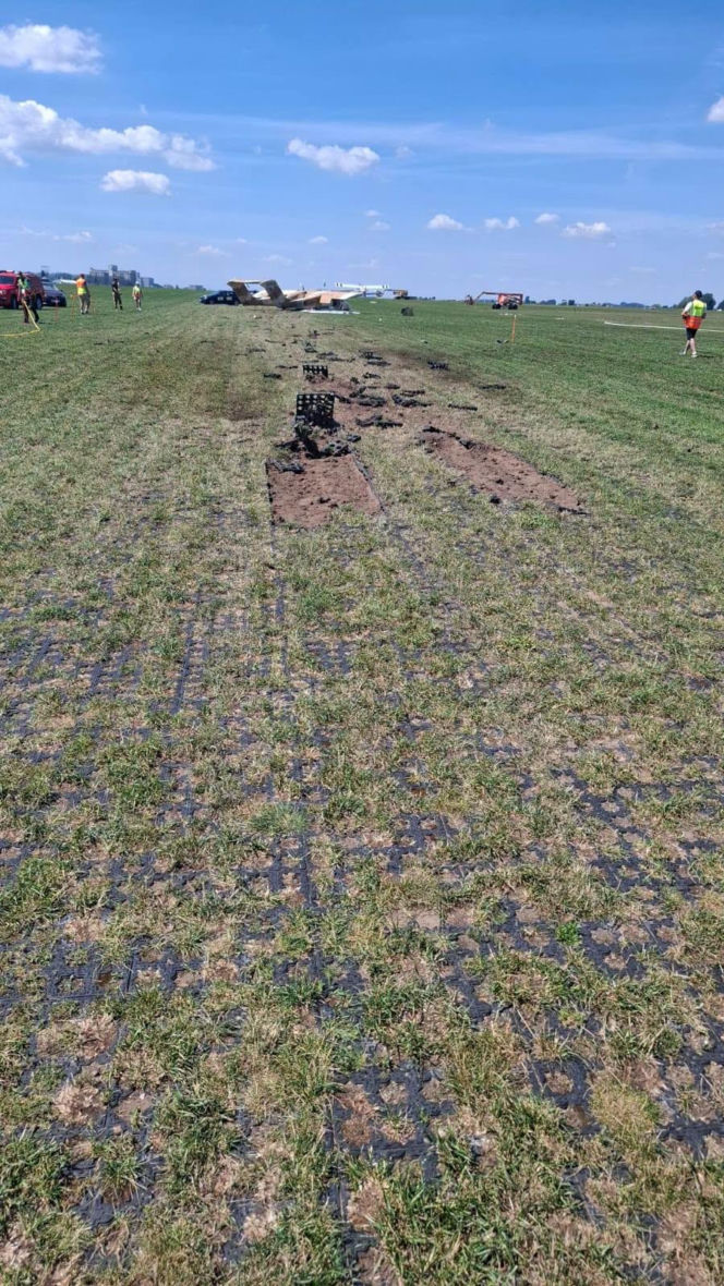 Incydent podczas treningów przed pokazami Antidotum Airshow w Lesznie. Samolot wylądował bez podwozia