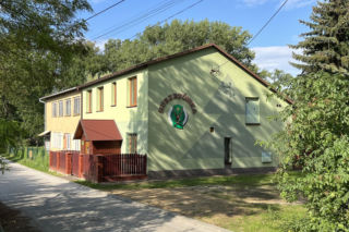 To najpiękniejsze średniowieczne miasto w Małopolsce. Leży obok Krakowa i olśniewa zabytkowym rynkiem