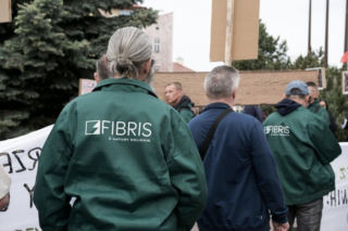 Protest pracowników i przedstawicieli FIBRIS S A w restrukturyzacji przeciwko działaniom ZUS wobec spółki