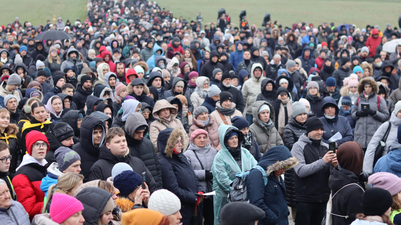 Tak wyglądała jubileuszowa Droga Krzyżowa na Majdanku 2025