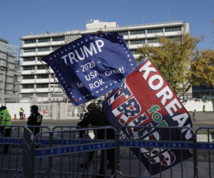 Protestujący zwolennicy prezydenta Donalda Trumpa 