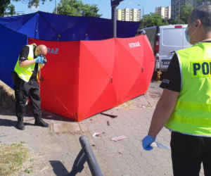 Bydgoszcz. Samochód wjechał w pieszych! 12-letnia dziewczynka zginęła na miejscu [ZDJĘCIA]