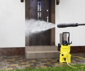 Metody mycia i zabezpieczania elewacji budynków