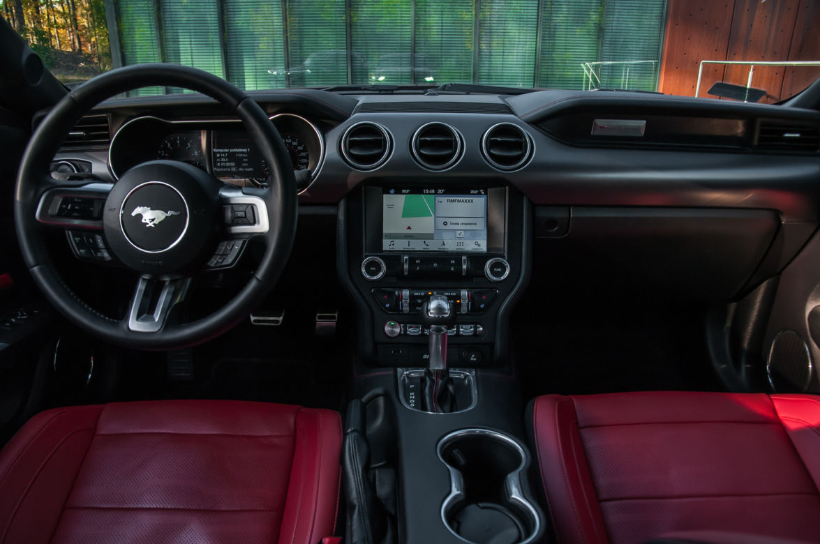 Ford Mustang GT Fastback 5.0 V8 450 KM