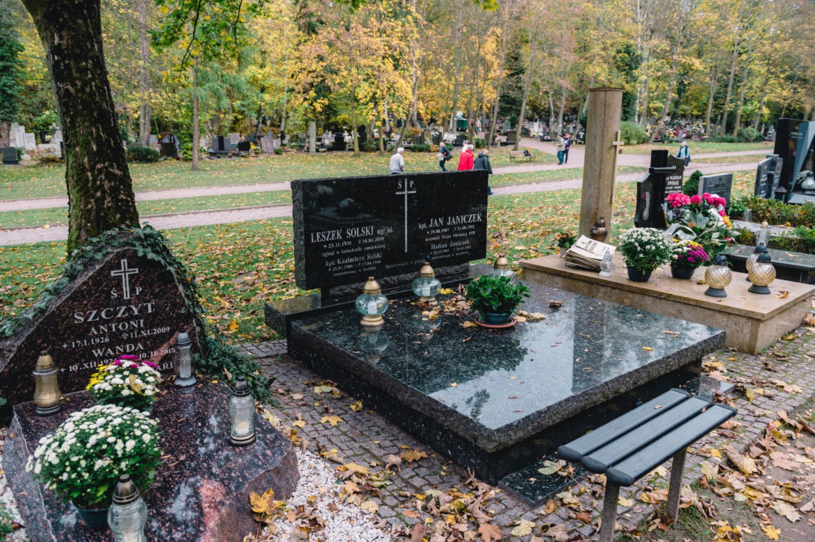 Transparent nad grobem Anny Walentynowicz
