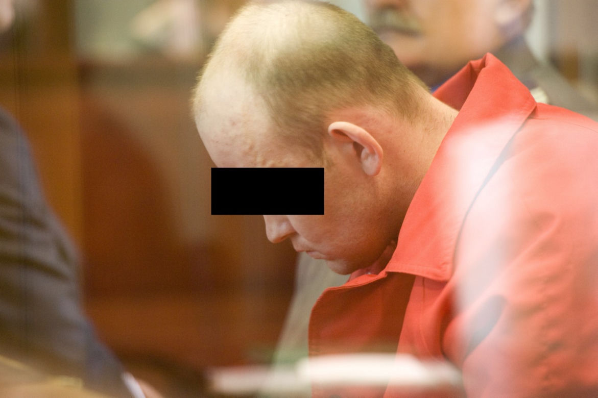Kazałem się jej rozebrać i zrobiłem to z nią. Zadawałem ciosy nożem. Nie chciałem zabić
