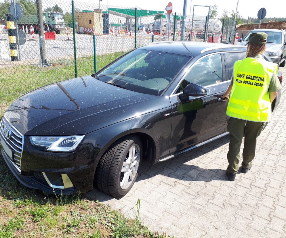 W Kuźnicy zatrzymano kierowce kradzionego Audi A4