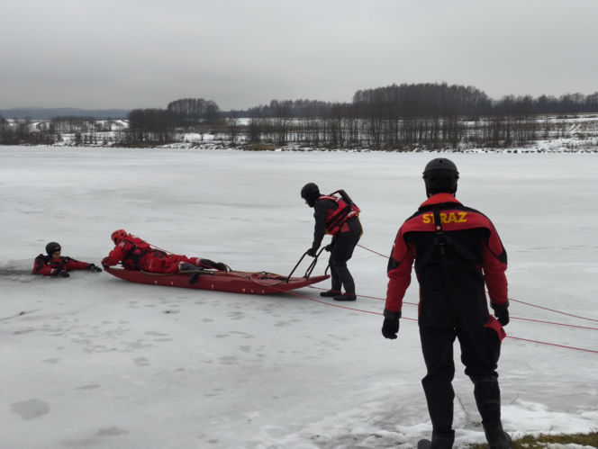 Symulacja akcji ratunkowej na zbiorniku Korzeń w Skrzyszowie