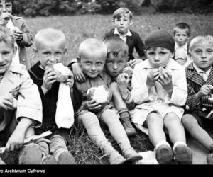 Posiłek na dworze (1936 r.)