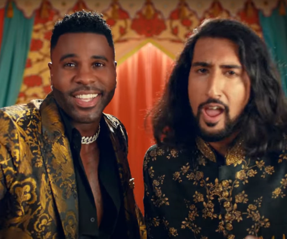Tesher i Jason Derulo jako kelnerzy w restauracji! Musicie to zobaczyć