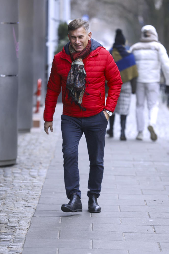 Sportowcy i aktorzy pod siedzibą TVN