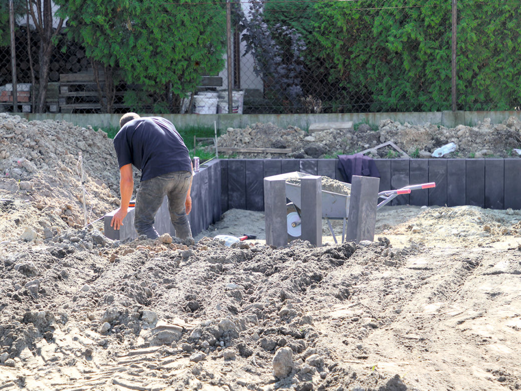 Ściana oporowa z palisady betonowej