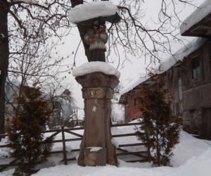 To jedna z najpiękniejszych wsi w Małopolsce. Kiedyś była popularniejszym kurortem niż Zakopane