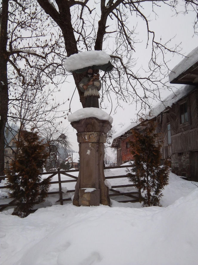 To jedna z najpiękniejszych wsi w Małopolsce. Kiedyś była popularniejszym kurortem niż Zakopane