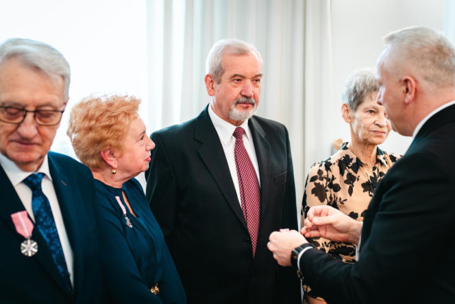 Złoty Gody par małżeńskich w Siedlcach - wręczenie pamiątkowych medali