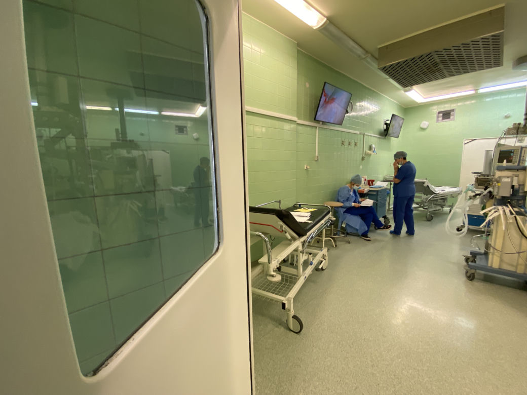 Specjaliści ratują wzrok pacjentom. W Katowicach przeprowadzono innowacyjne zabiegi leczenia jaskry i zaćmy