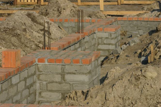 Tradycyjne fundamenty wymagają wielu prac dodatkowych
