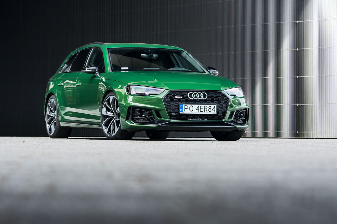 Audi RS4 Avant B9 2.9 TFSI V6 450 KM Tiptronic quattro