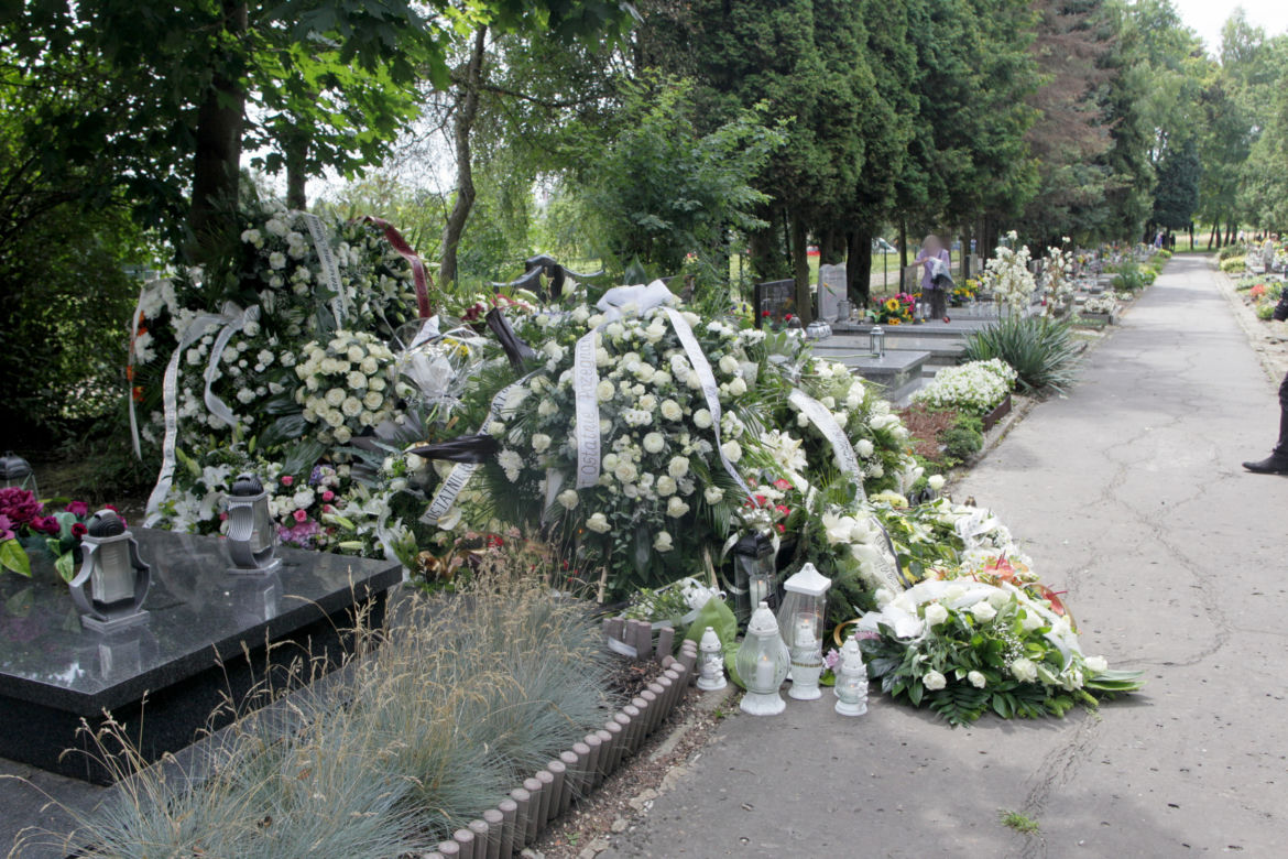Grób Patryka utonął w kwiatach. Na ten widok pękają najtwardsze serca