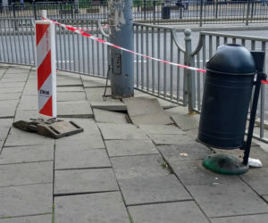 Niebezpieczne zapadliska na ulicy Tkackiej