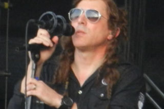 Maynard James Keenan wspiera dawnego szkolnego kolegę! Gdyby nie muzyka, lider Toola zostałby... żołnierzem!