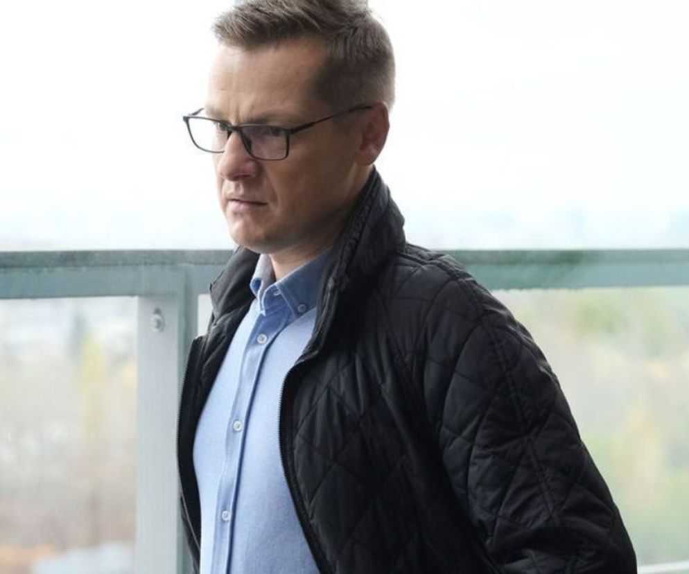 Chory Piotrek z M jak miłość umiera z tęsknoty za żoną i dziećmi! Marcin Mroczek rozdzielony z rodziną na święta? – WIDEO