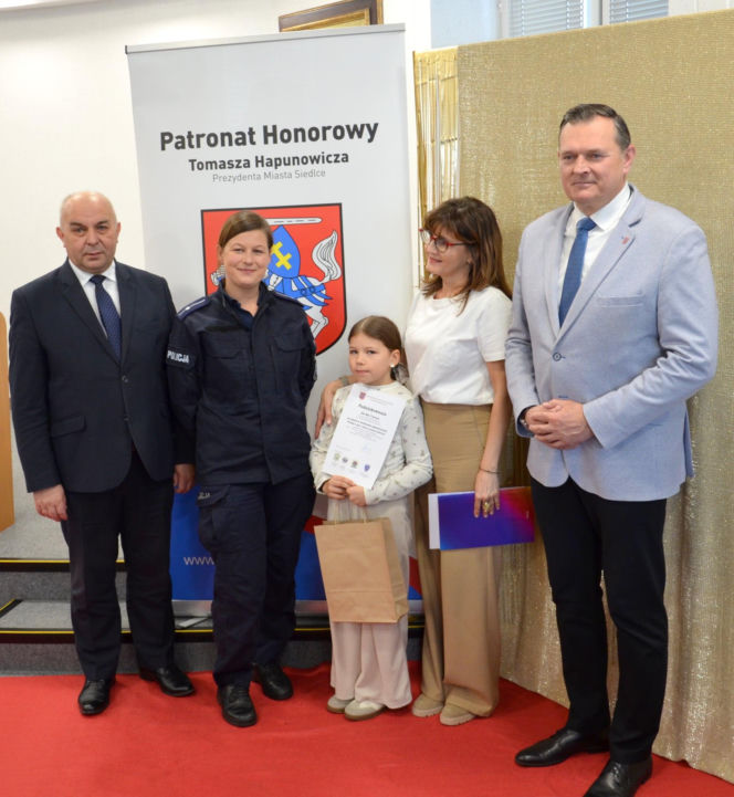 „Plastyczne Oscary” i mosty między pokoleniami. Wielki finał konkursów w ramach kampanii „Widzę – rozmawiam – reaguję” w Siedlcach