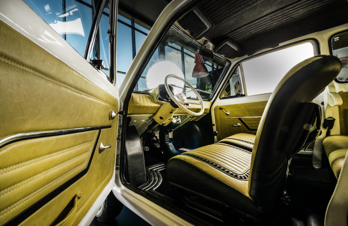Fiat 126p dla Toma Hanksa z wnętrzem Carlex Design