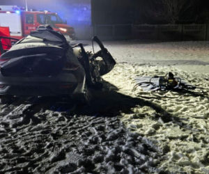 16-latek i jego mama zginęli kilometr od domu. Pociąg zmiażdżył ich auto