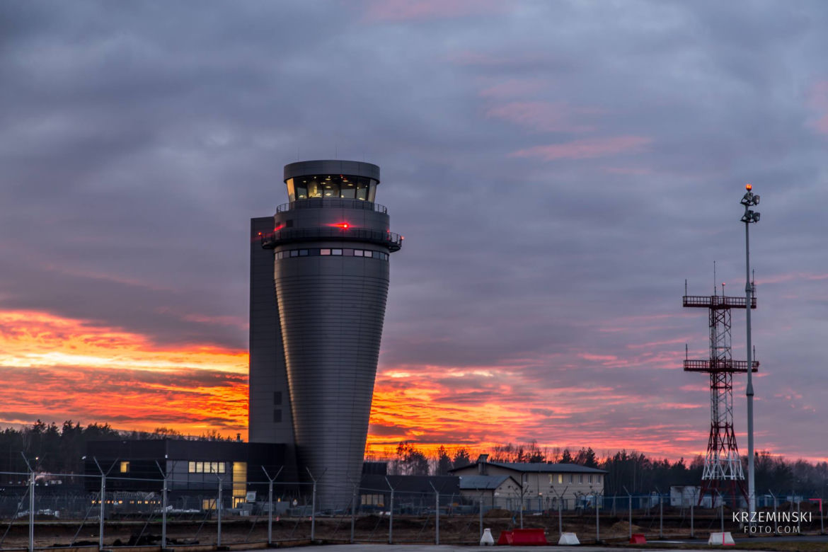 Katowice Airport: Tak wygląda nowa wieża kontroli lotów w Pyrzowicach [ZDJĘCIA]