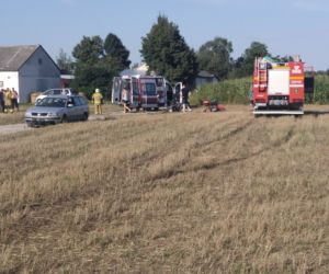 Fatalny wypadek pod Płockiem! Dziecko uderzyło w samochód! Zabrał je śmigłowiec