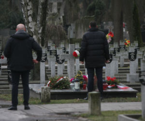 Premier modlił się przy grobie ojca