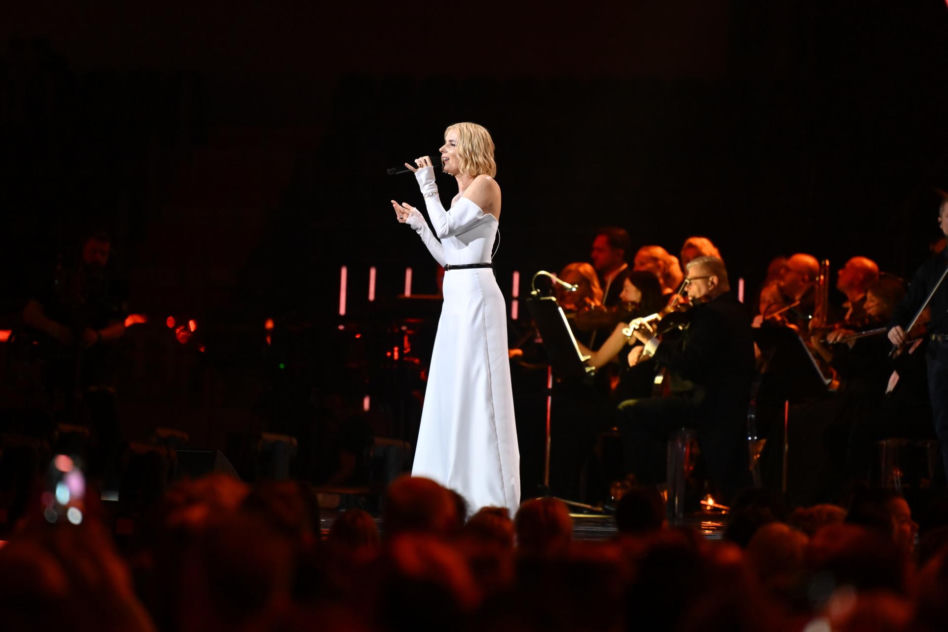 Viki Gabor w za dużym płaszczu, Halina Mlynkova w serwetce i skromniutka Doda