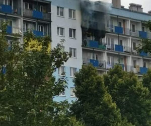 W Rzeszowie płonie mieszkanie w bloku nr 24 na Podwisłoczu