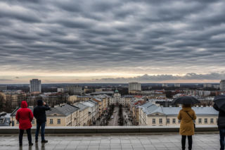 Białystok pod chmurami, ale z nadzieją. Czy weekend przyniesie upragnione słońce?