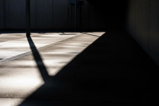 Tragiczne znalezisko w Piasecznie. Co naprawdę wydarzyło się pod wiaduktem?