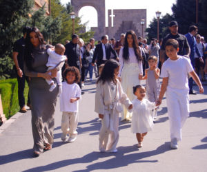 Kim Kardashian z dziećmi w Armenii