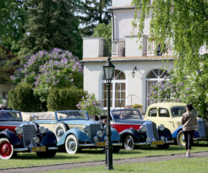 Skolimów zasypany prezentami