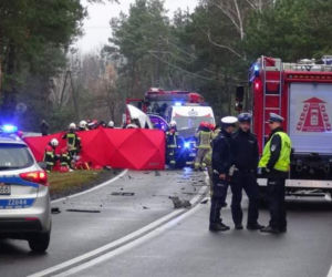 Ciężarówka zahaczyła o busa. Nie żyje 53-latek