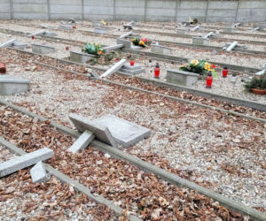 Mysłowice. Zdewastowany cmentarz przy ul. Oświęcimskiej